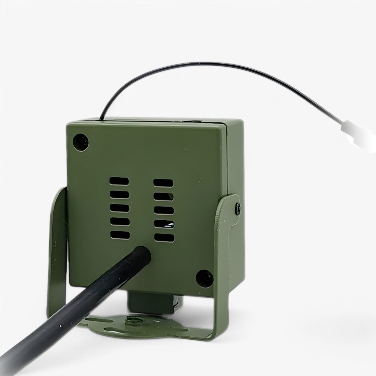 Rugged 1080p HD Weatherproof Wildlife Camera with Night Vision, Motion Detection, and Remote Access