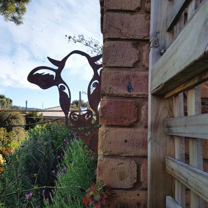 Elegant Metal Garden Art for Outdoor Spaces