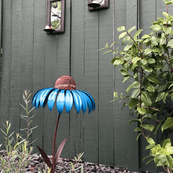 Coneflower-Inspired Bird Feeder for a Bright, Welcoming Garden